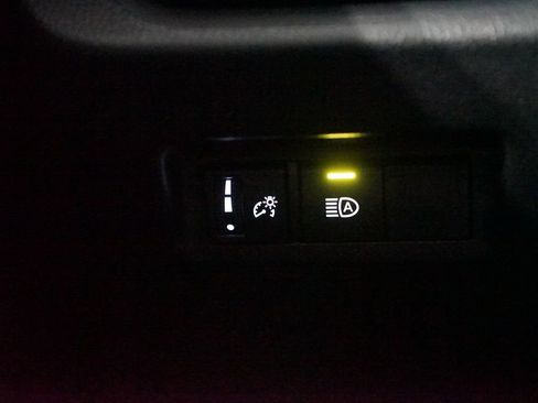 Certified 2025 Toyota RAV4 LE image 23