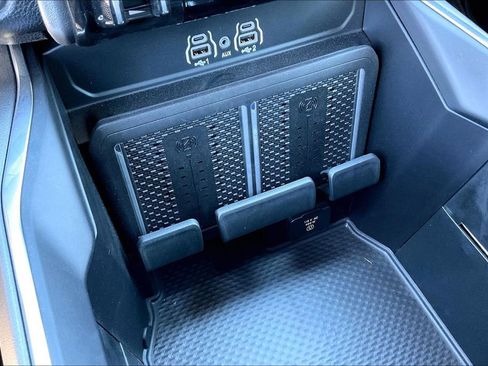 New 2025 RAM 2500 Laramie AWD/4WD image 16