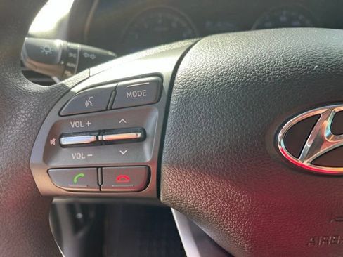 Used 2018 Hyundai Elantra GT FWD image 16
