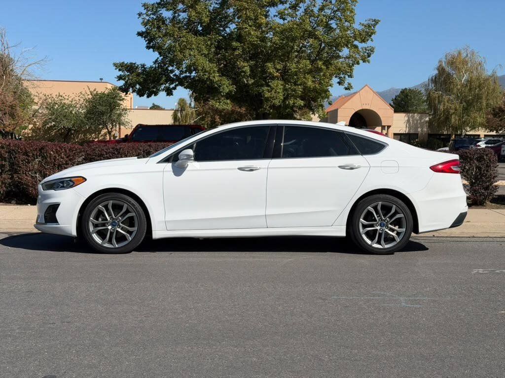 Used 2019 Ford Fusion SEL FWD image 2