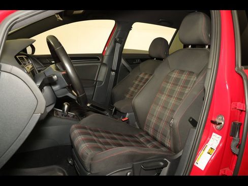 Used 2017 Volkswagen GTI Sport image 16