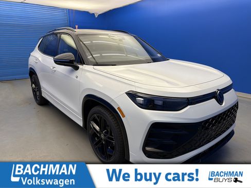 New 2026 Volkswagen Tiguan SE R-Line image 1