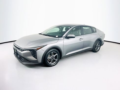 Used 2025 Kia K4 FWD image 3