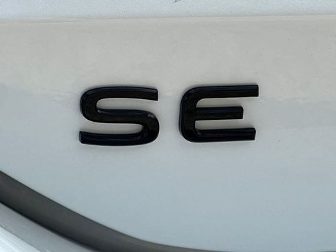 New 2026 Volkswagen Tiguan SE R-Line AWD/4WD image 10
