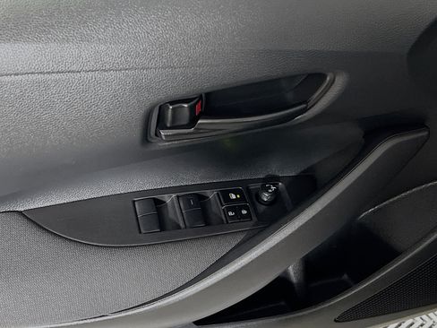 Used 2025 Toyota Corolla LE FWD image 17