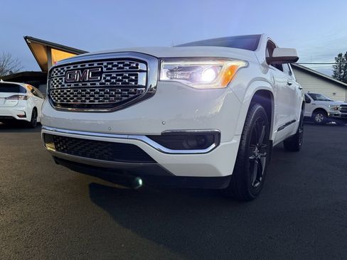 Used 2019 GMC Acadia Denali image 10