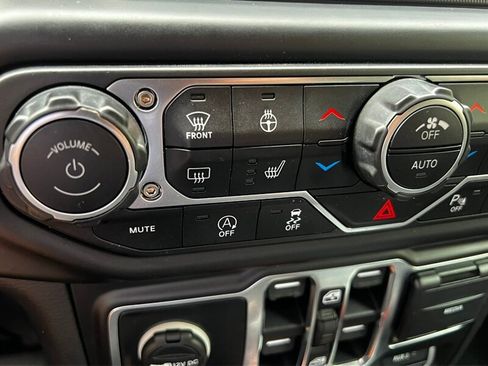 Used 2020 Jeep Gladiator Rubicon AWD/4WD image 39
