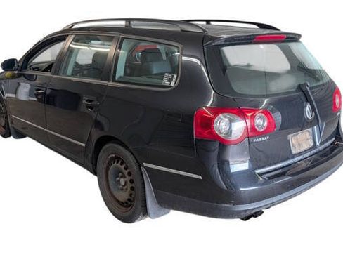 Used 2007 Volkswagen Passat 2.0T FWD image 3
