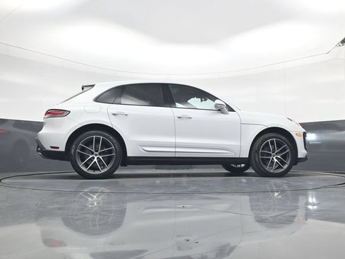 Used 2025 Porsche Macan AWD/4WD image 28