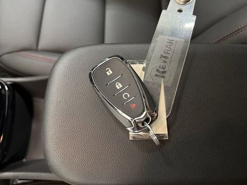 Certified 2024 Chevrolet Trax RS w/ Sunroof Package image 30