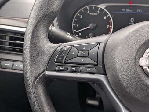 Used 2025 Nissan Altima 2.5 SV FWD image 22
