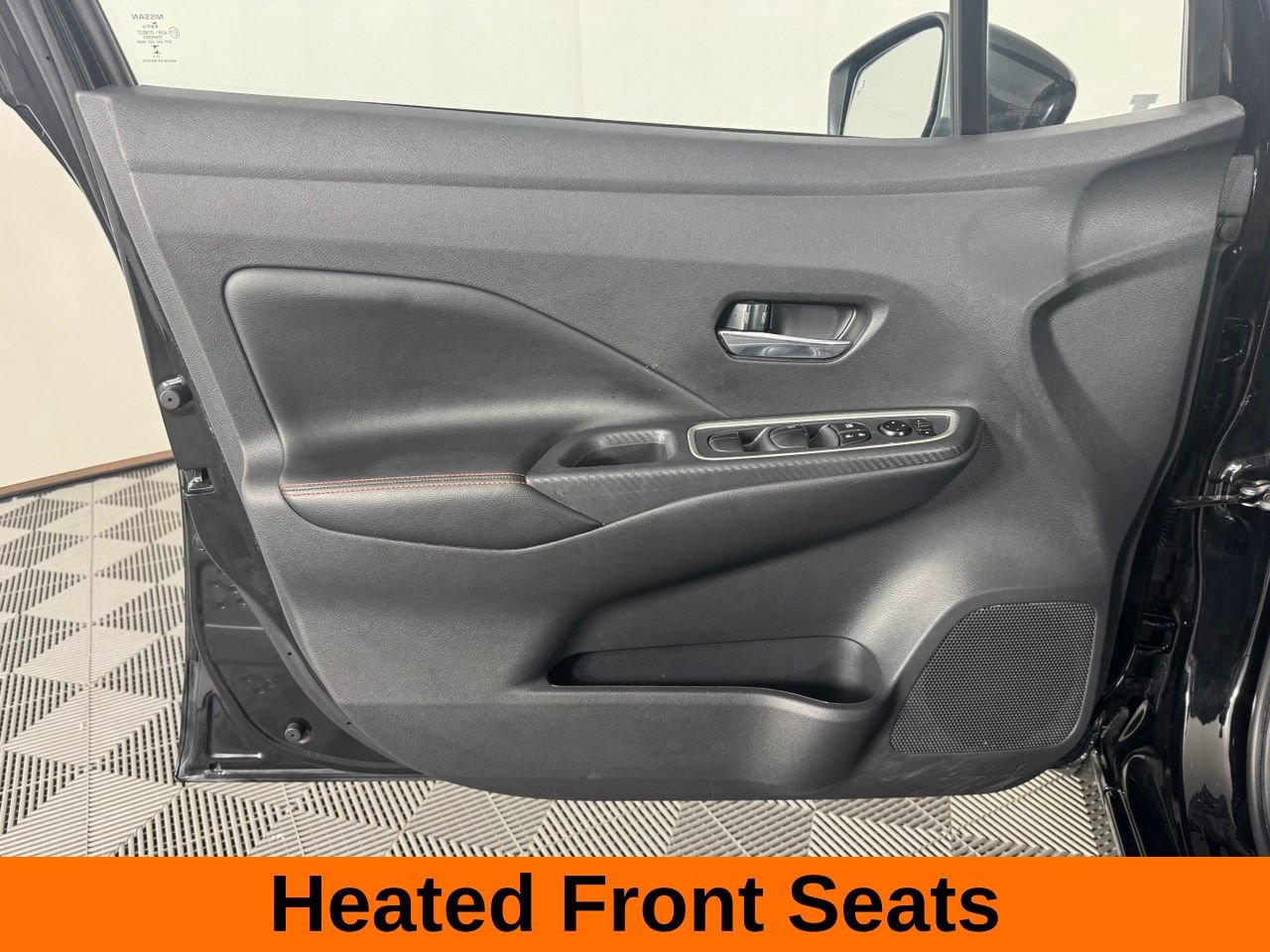 Used 2025 Nissan Versa SR FWD image 11