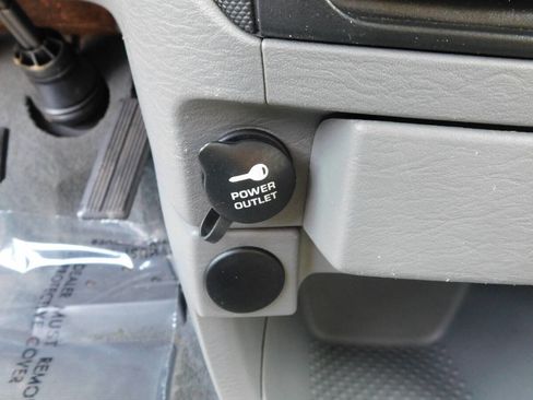 Used 2005 Dodge Caravan SE w/ Popular Equipment Group image 14