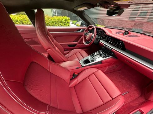 Certified 2025 Porsche 911 Carrera RWD image 40