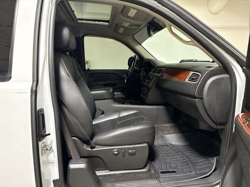 Used 2011 Chevrolet Silverado 1500 LTZ w/ LTZ Plus Package AWD/4WD image 21