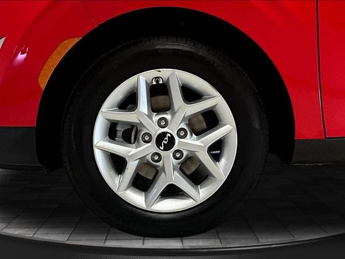 Used 2025 Kia Soul LX w/ LX Technology Package FWD image 33
