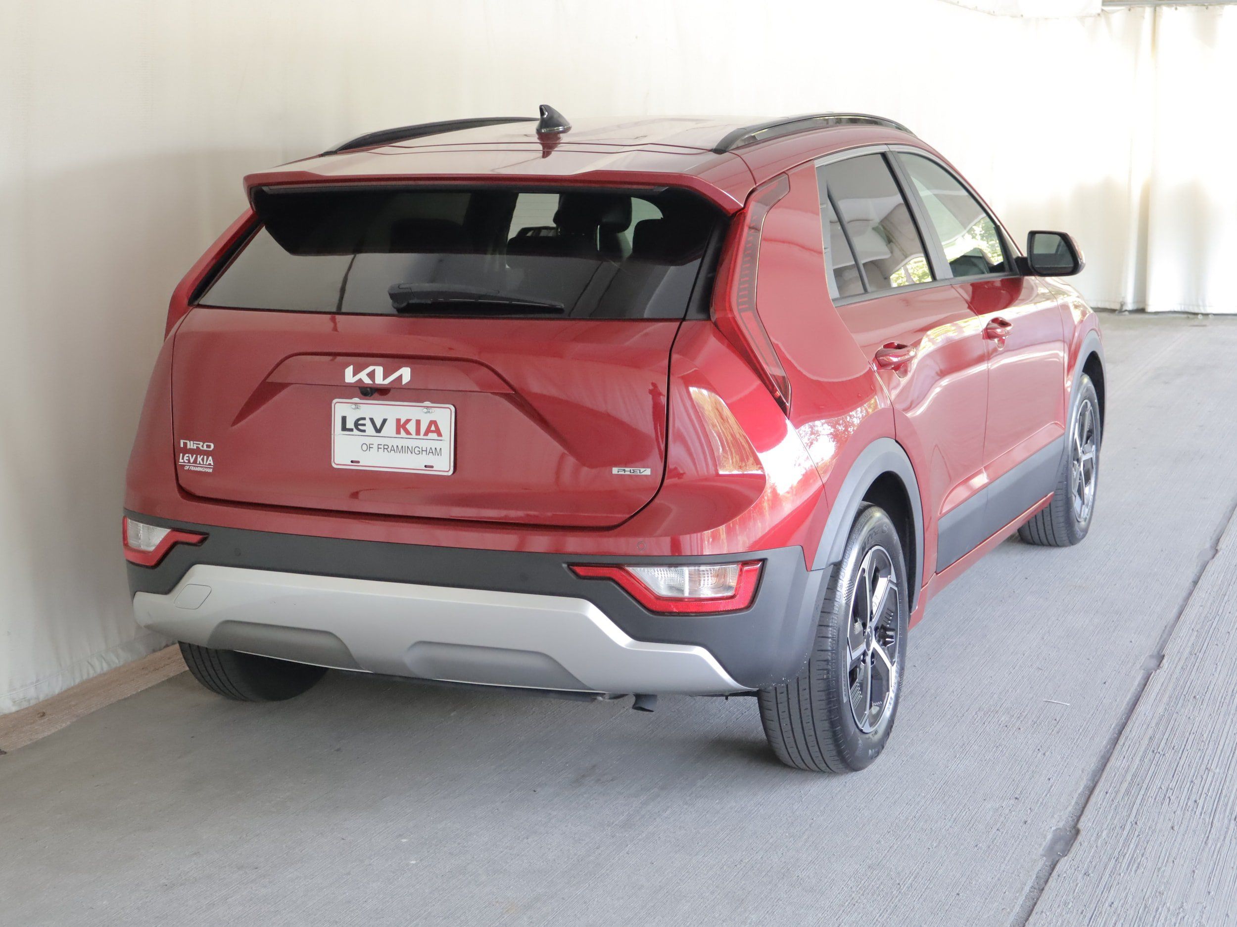 Used 2024 Kia Niro EX w/ EX Cold Weather Package FWD image 6