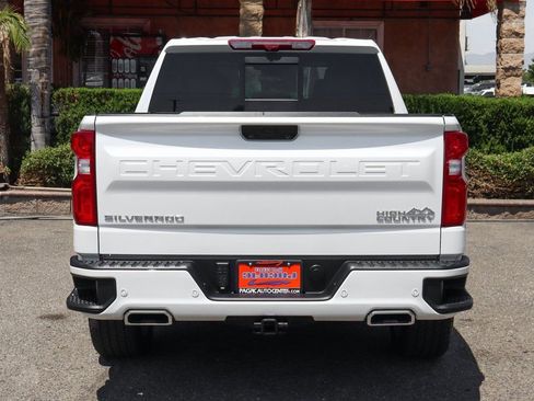 Used 2024 Chevrolet Silverado 1500 High Country w/ Technology Package AWD/4WD image 7