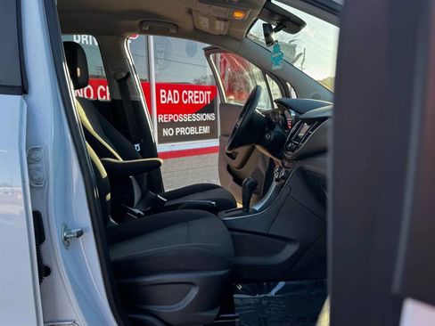 Used 2018 Chevrolet Trax LS image 14