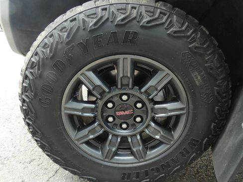 Certified 2024 GMC Sierra 1500 AT4X AWD/4WD image 8