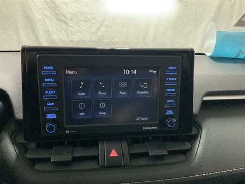 Used 2021 Toyota RAV4 LE AWD/4WD image 18