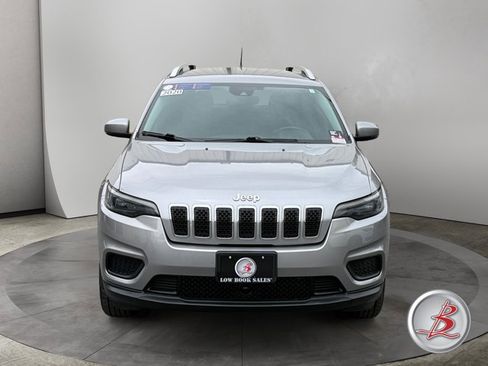 Used 2020 Jeep Cherokee Latitude w/ Cold Weather Group AWD/4WD image 2
