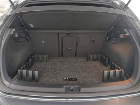 Used 2018 Volkswagen Golf 4-Door image 10