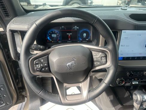 Certified 2025 Ford Bronco Outer Banks AWD/4WD image 14