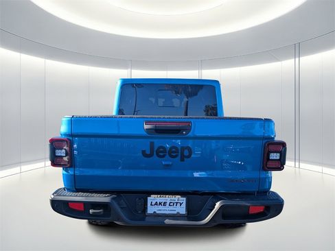 New 2025 Jeep Gladiator High Tide image 5