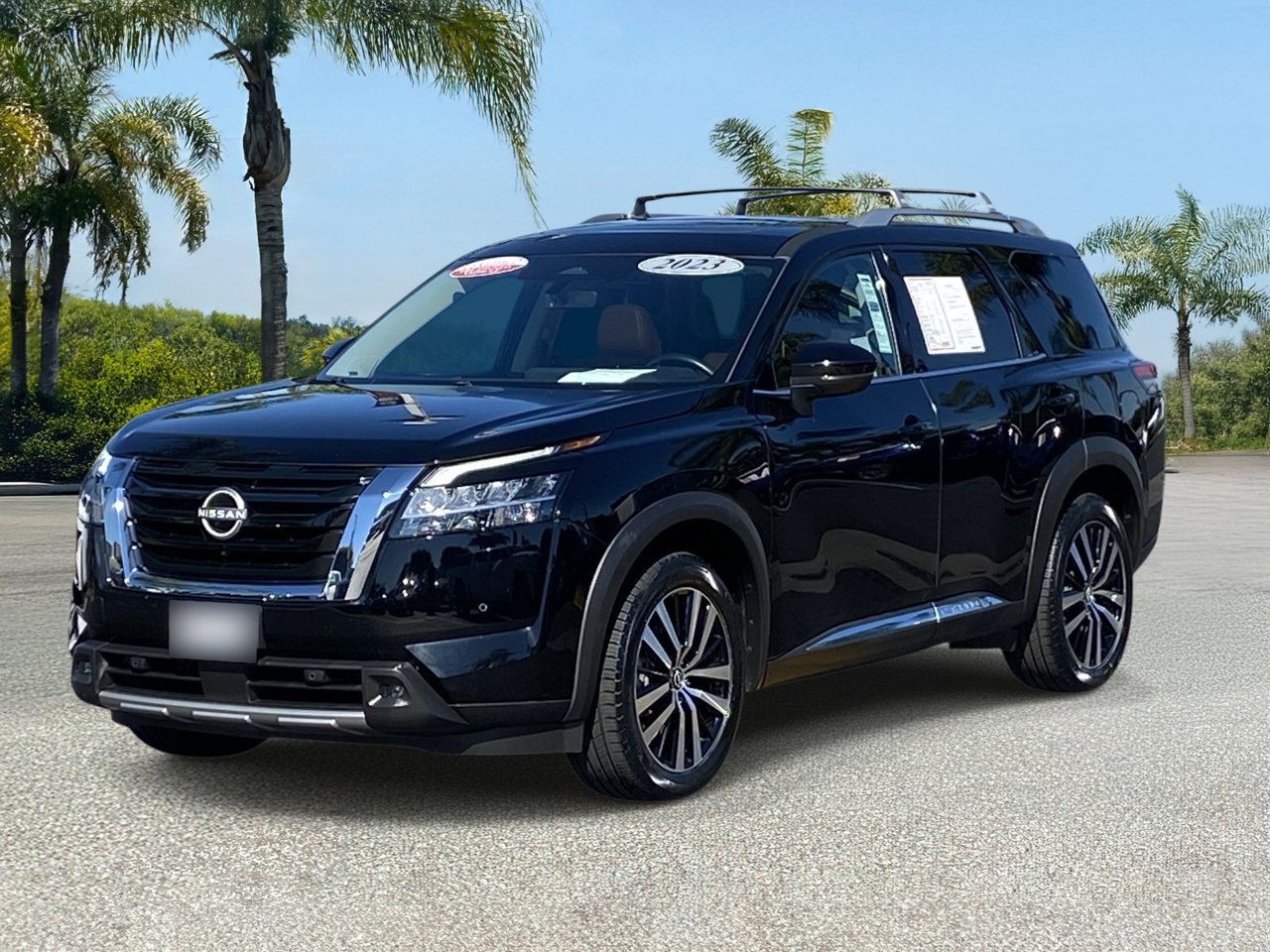 Certified 2023 Nissan Pathfinder Platinum w/ Cargo Package FWD image 1