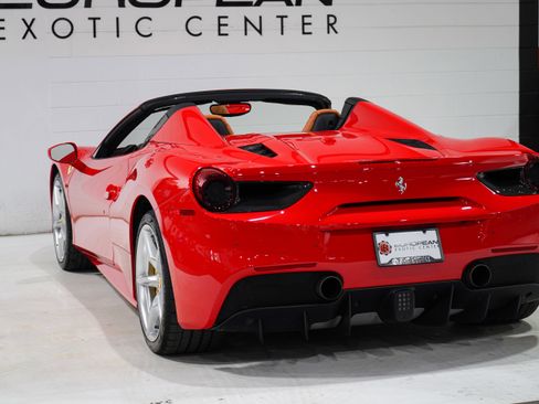 Used 2017 Ferrari 488 Spider RWD image 38