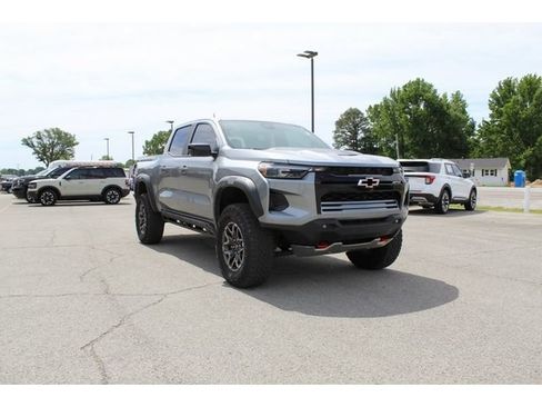Used 2024 Chevrolet Colorado ZR2 w/ ZR2 Convenience Package III AWD/4WD image 7