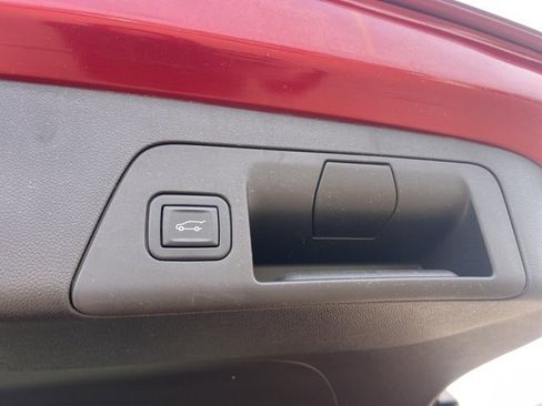 Used 2023 Buick Envision Preferred image 44