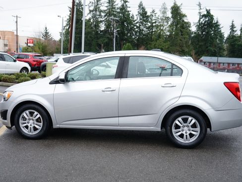 Used 2015 Chevrolet Sonic LT image 8