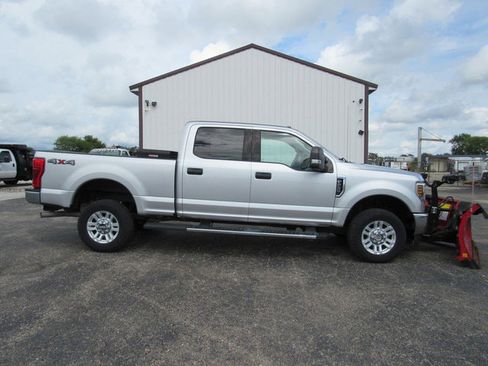Used 2019 Ford F250 XLT w/ Snow Plow Prep Package AWD/4WD image 2