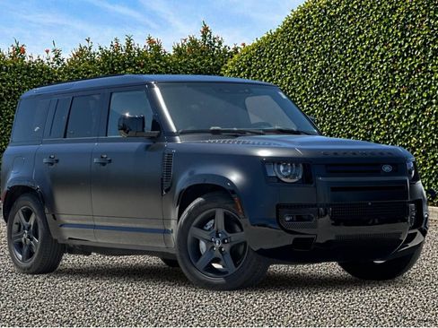 Used 2024 Land Rover Defender 110 X-Dynamic SE AWD/4WD image 2