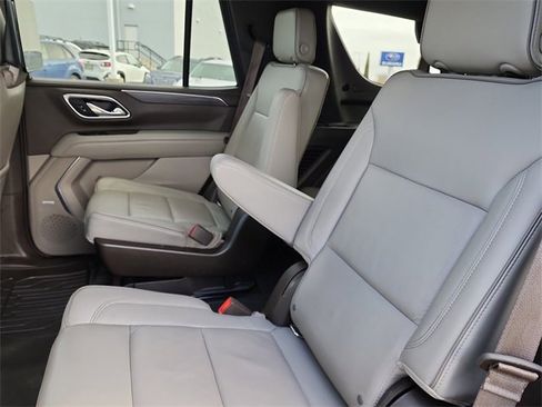 Used 2021 GMC Yukon SLT w/ Rear Media and Nav Package image 16