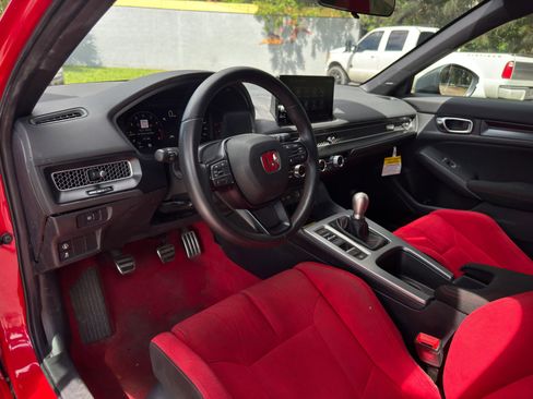 Used 2023 Honda Civic Type R image 13