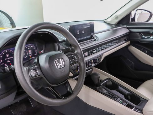 Used 2023 Honda Accord EX image 23