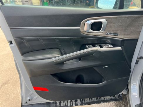 Used 2022 Kia Sorento SX Prestige image 19