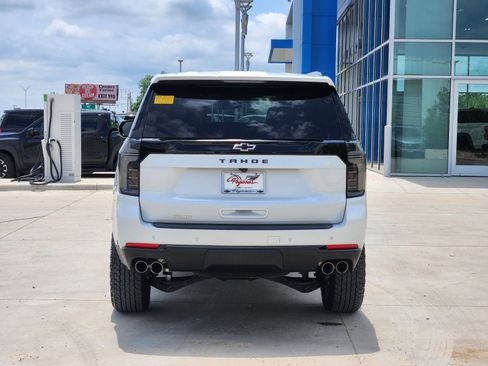 Used 2025 Chevrolet Tahoe Z71 w/ Comfort Package AWD/4WD image 8