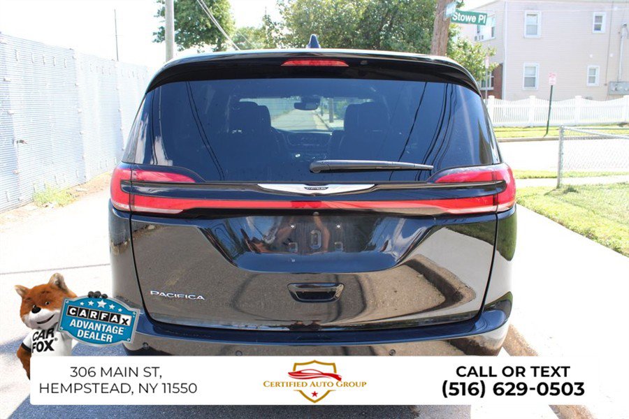 Used 2025 Chrysler Pacifica Select FWD image 6