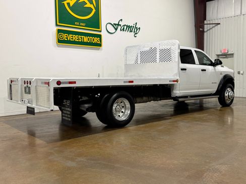 Used 2020 RAM 5500 Tradesman w/ Chrome Appearance Group image 8