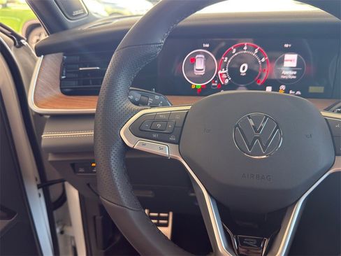 New 2026 Volkswagen Tiguan SEL R-Line image 16