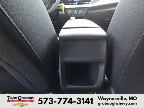 New 2026 Chevrolet Trax LS w/ LS Convenience Package FWD image 30