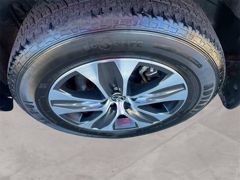 Used 2022 Toyota Highlander XLE image 14