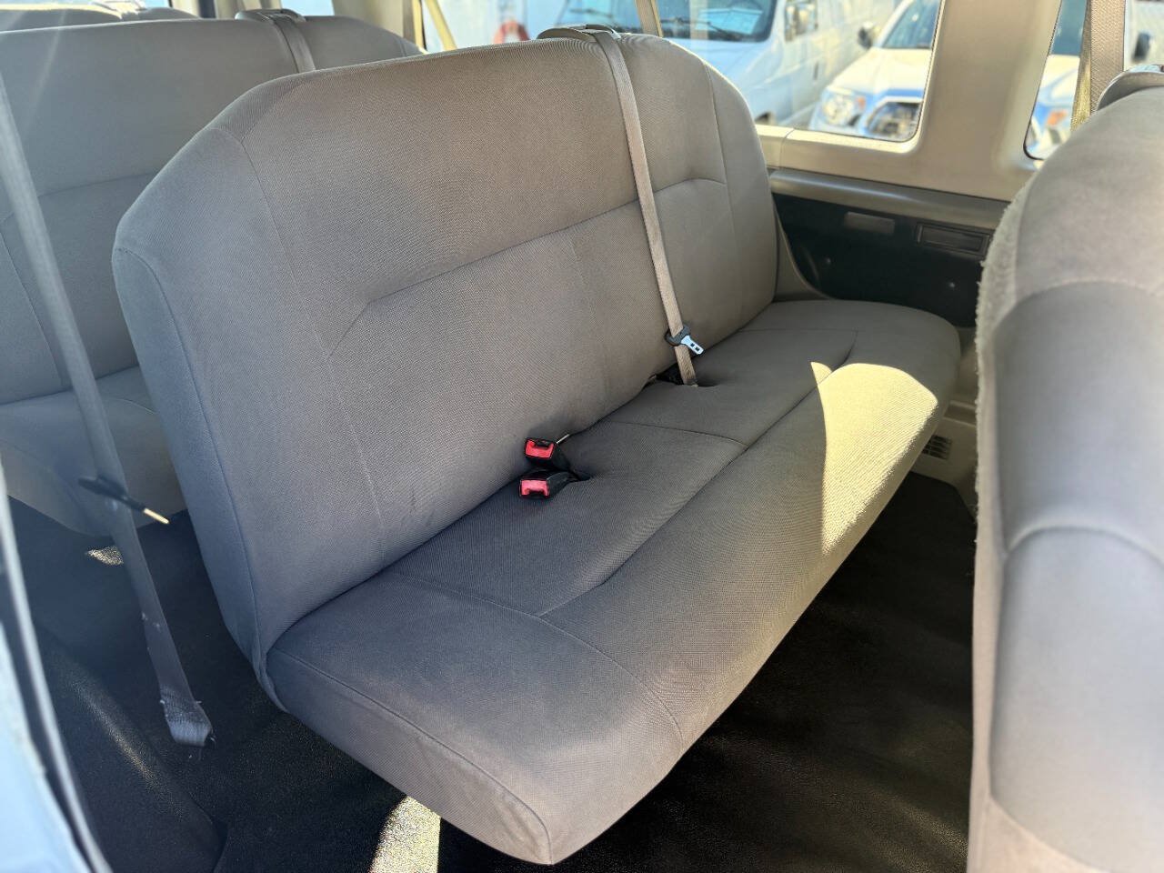 Used 2009 Ford E-350 and Econoline 350 XL RWD image 14