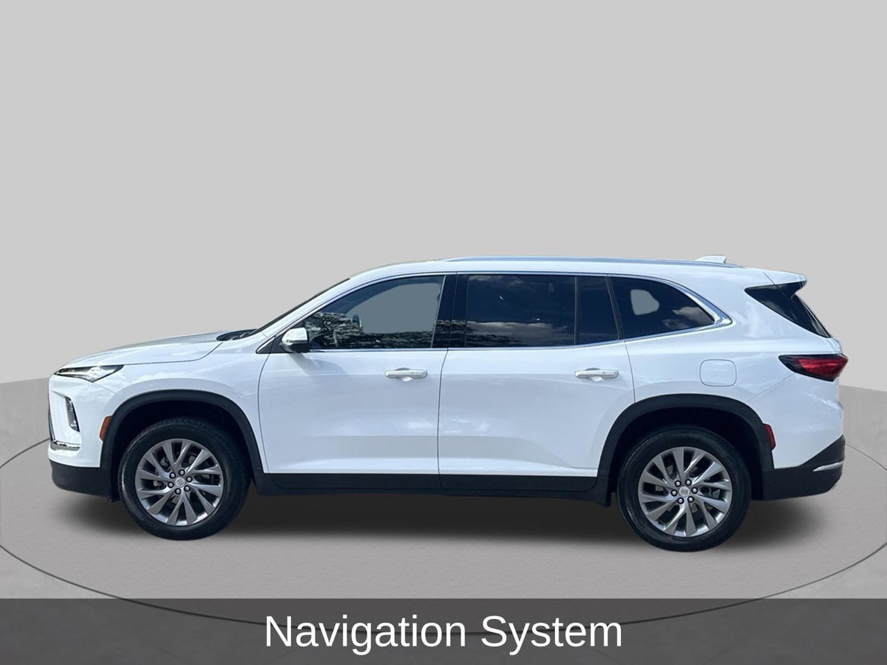 Used 2025 Buick Enclave Preferred FWD image 2