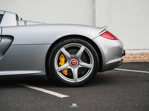 Used 2004 Porsche Carrera GT RWD image 4
