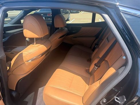 Used 2023 Lexus LS 500 w/ Interior Upgrade Package RWD image 17